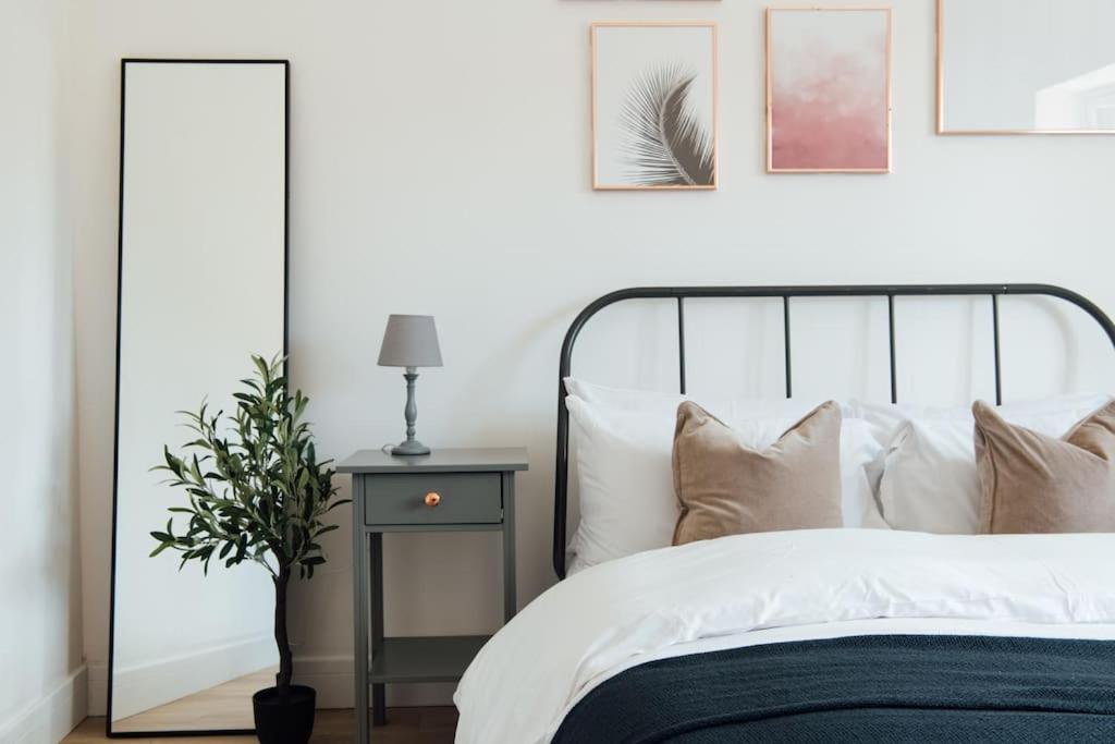 Stylish 2 Bedroom Flat In Ilford, London Eksteriør billede